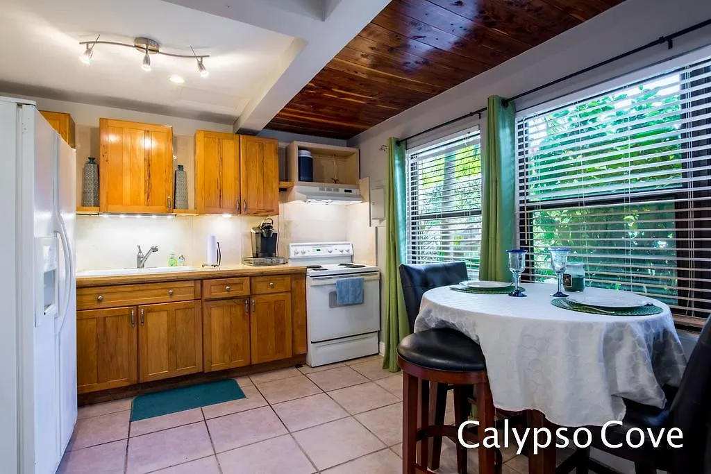 דירות ווסט ביי Calypso Cove