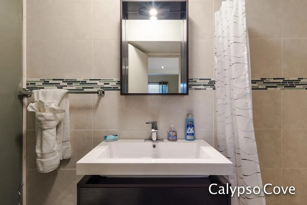 דירות ווסט ביי Calypso Cove